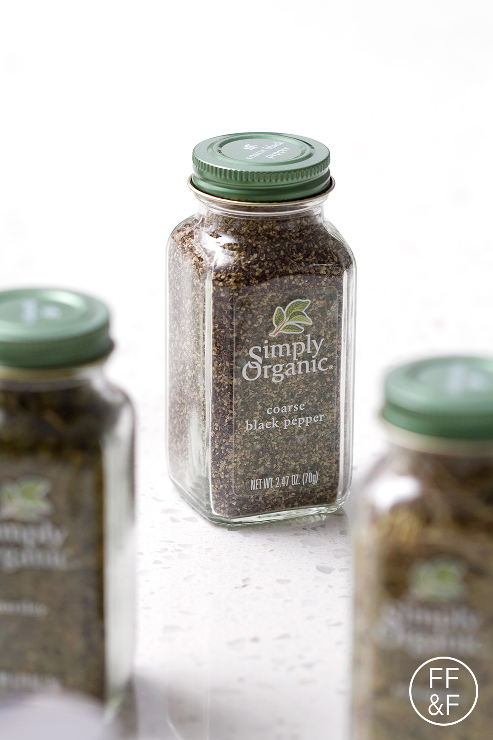 Edible Gift Idea - Make your own custom seasoning blend. Post includes a recipe for Homemade Italian Seasonings