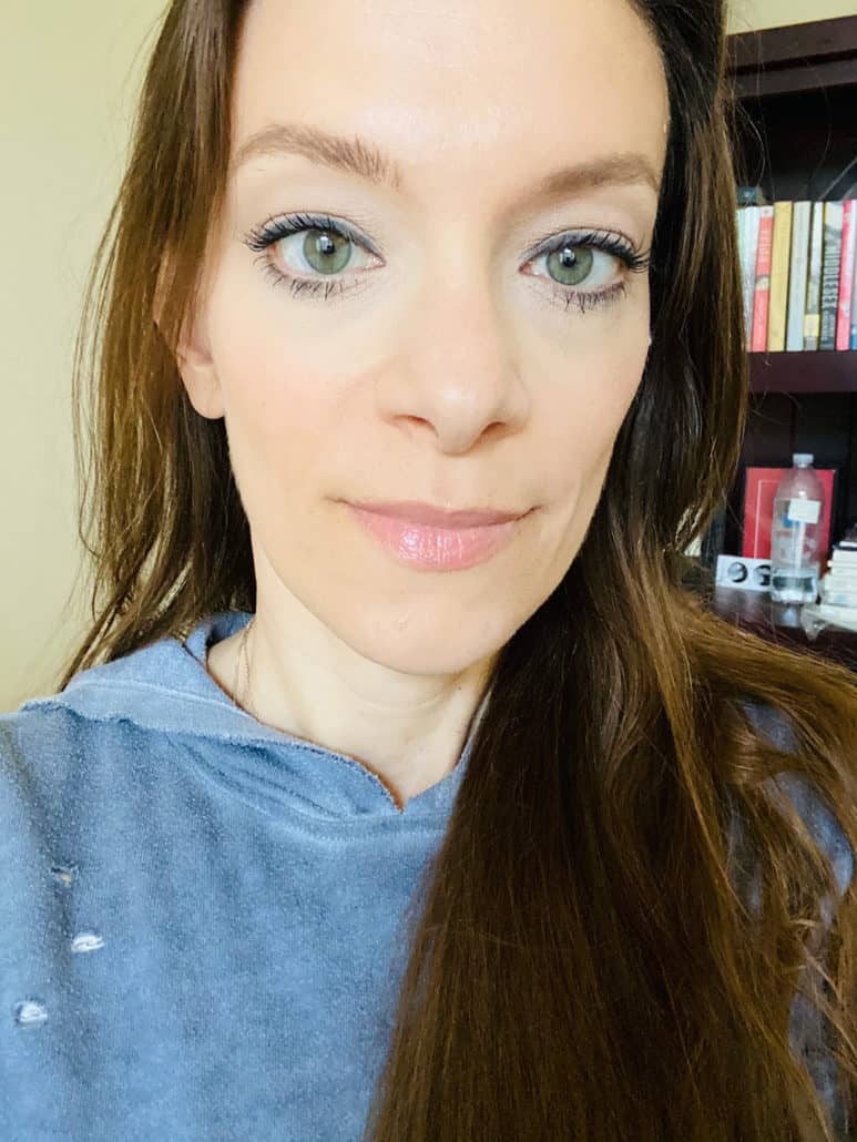 selfie showing off nontoxic mascara for Nontoxic Mascara Review post